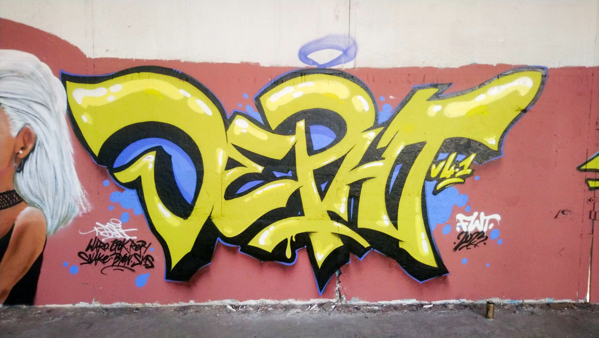 Lettrage graffiti jaune Depht/Deft